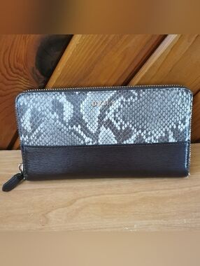 DKNY Wallet